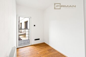 Prodej nadstandardního atypického bytu 3kk + podkrovní míst - 7