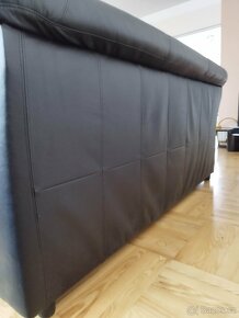 Černý kožený gauč s křesly černá barva - 7