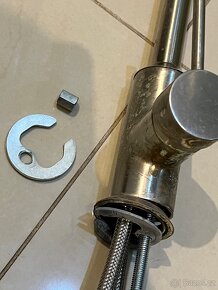 Ikea – zachovalá kuchyňská mísící baterie včetně hadiček - 7