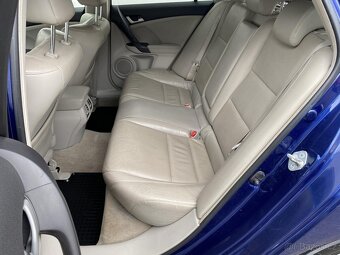 Honda Accord 2.2i-DTEC , 110 kW nafta, 2010 - 7