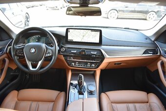 BMW 530d xDrive LUXURY TAŽNÉ PANORAMA DPH ČR 1.MAJITEL - 7