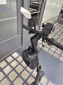 Ninebot KickScooter MAX G2 - Like New, Only 70 km Full Acce - 7