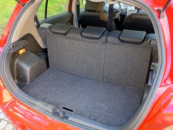 Toyota Yaris  1.3i - 7