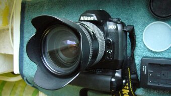 NIKON-D100,s Gripem MB-D100. - 7
