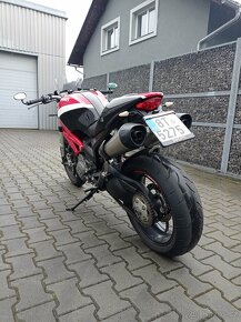 Ducati Monster 796 - 7