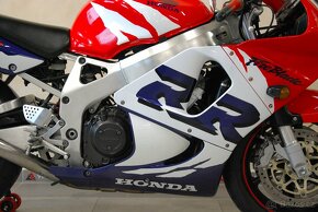 Honda CBR 900 RR Fireblade - krásný stav - 7