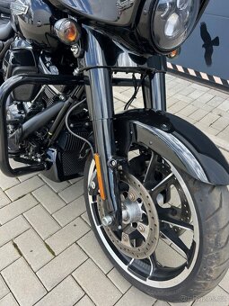 HARLEY DAVIDSON street glide FLHXS speciál - 7