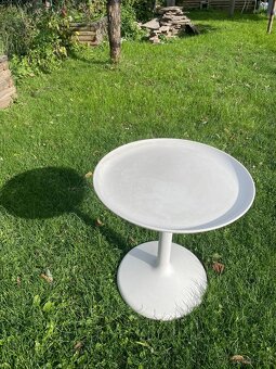 kulatý stolek IKEA - 7