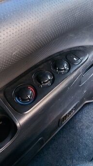 Hyundai H-1 2.5CRDi, 7 mist, nepojizdne, ztraci vodu - 7