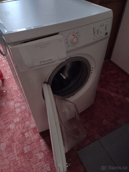Pračka ELEKTROLUX plnění předem na 5kg - 7