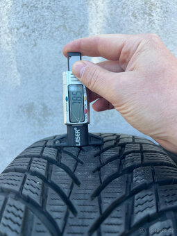 205/55R17 WR SNOWPROOF P 95V XL zimní pneu 8mm - 7