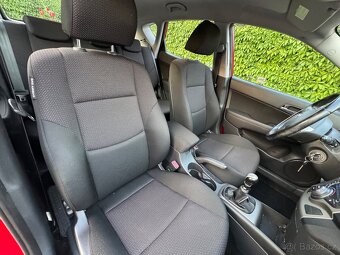 Hyundai i30 1,4 16V 80kW - klima - tažné zařízení. - 7