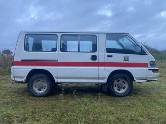 Mitsubishi L300 2.5td 4x4 / 8 míst / tažné 2t - 7