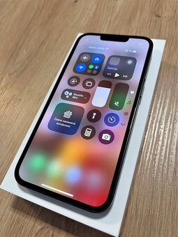 Apple iPhone 13 256GB - 7
