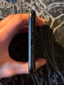 iPhone SE 2022 64 GB - 7