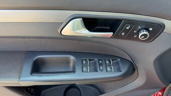 VW Touran 2.0 TDi 103kW CROSS - 7