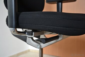 Kancelářská židle - Vitra Headline PC 32 000,- - 7
