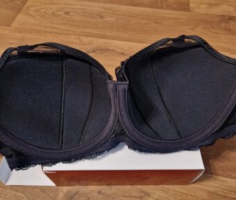 Krásná nová podprsenka Triola - 7