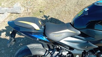 Suzuki GSX S750 - 7