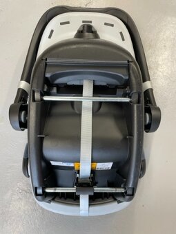 Maxi-Cosi Pebble Pro Graphit se základnou Family Fix2 - 7
