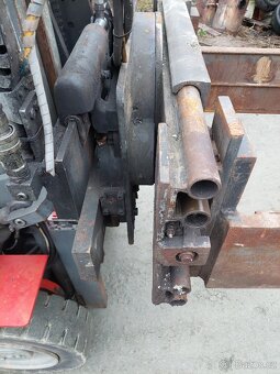 Rotační svěrací čelisti na VZV s bočním posuvem - 7