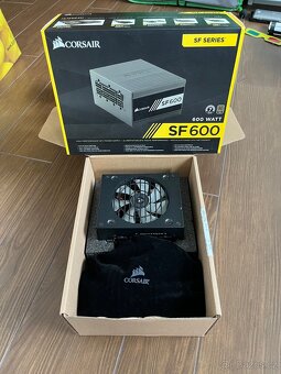 Corsair SF600 SFX zdroj - 7