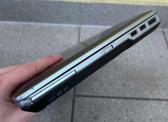 Dell Latitude E6420 / i5-2520M / 4GB RAM / 500GB HDD / 14" - 7