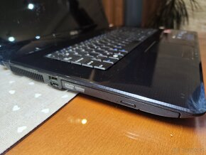 Asus A72D na náhradní díly. Vadná deska - 7