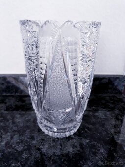 Vázy a vázičky ze skla, porcelánu a keramiky - 7