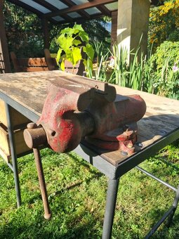 stůl se svěrákem - 7