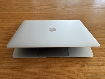 MacBook Air JAKO NOVÝ - 7