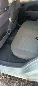 Ford fiesta - 7