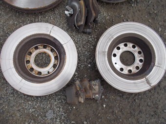 Díly podvozku VW Passat B7 - 7