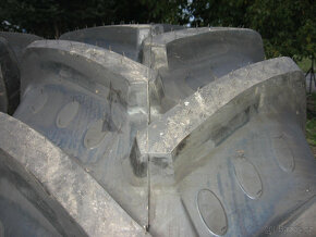 Pneu BKT 520 / 70 R38 - 7