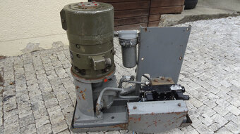 prodám hydraulické čerpadlo - 7