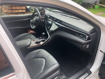 Prodám Camry 2.5 hybrid - 7