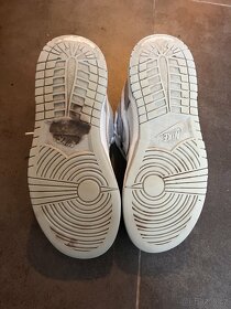 Kožené tenisky Nike Dunk Low Grey vel. 33 - 7