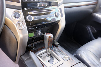 Toyota Land Cruiser LC200 - 7