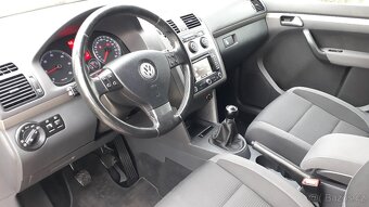 VW TOURAN 1.6MPI 75KW FREESTYLE 2010 BENZÍN 168000KM 7 MÍST - 7