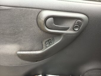 Prodám Opel Corsa 1.2 r.v.2004 - 7