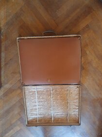 Staré kufry k filmové promítačce - 7