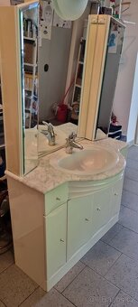 Koupelnová skříňka včetně umyvadla baterie - 7