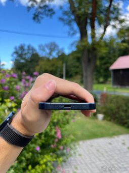 iPhone 15 Pro 128 GB Modrý titan, v jako novém stavu - 7