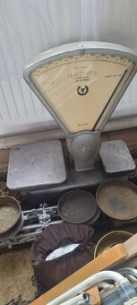 Staré váhy a závaží - 7