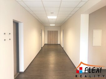 Pronájem 4 místností o celkové rozloze 199,06 m2 včetně soc. - 7