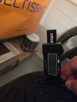 Zimní sada pneu 225/40/18 Nokian, Matador DOT 23,24 - 7