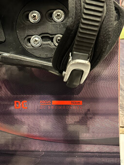 Prodám Snowboard zn. DC 153 cm - 7