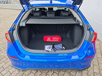Honda Civic 2.0 e:HEV Elegance Tažné+Pneu - 7