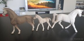 Schleich koně schwarzwaldský kůň, holštýnský kůň - 7