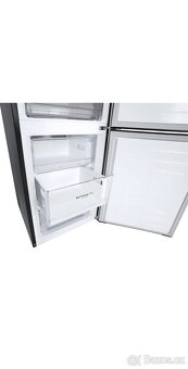Lednice s mrazničkou LG černá - 7